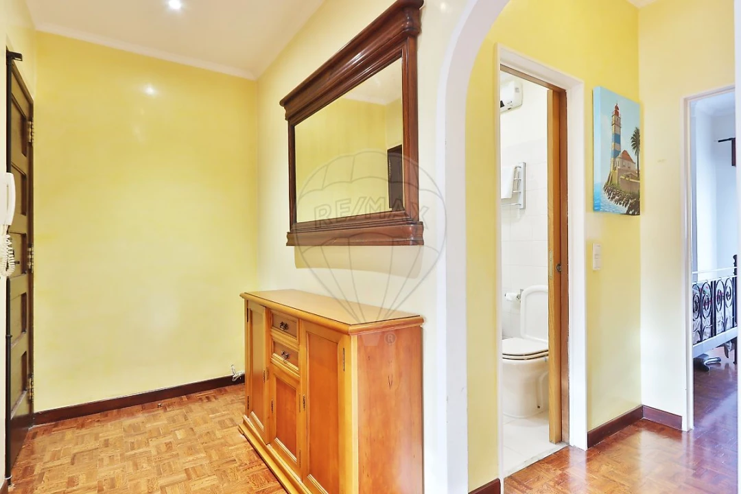 Apartamento T2 para Venda em Porto Salvo Foto 17