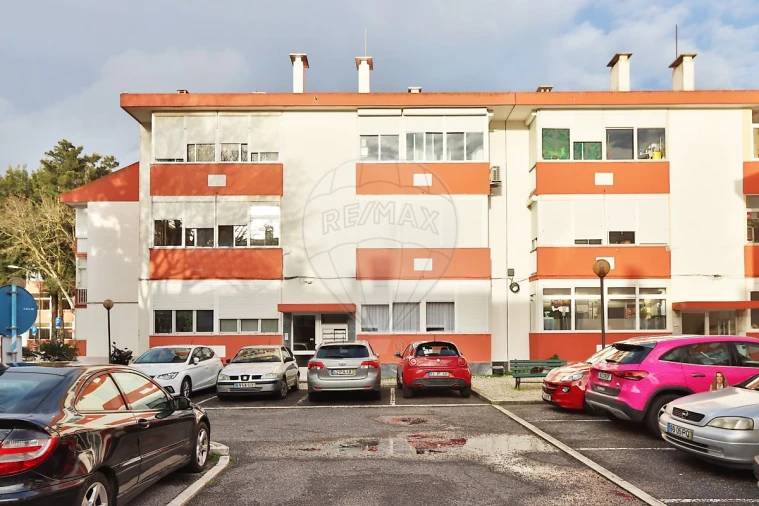 Apartamento T2 para Venda em Porto Salvo Foto 19