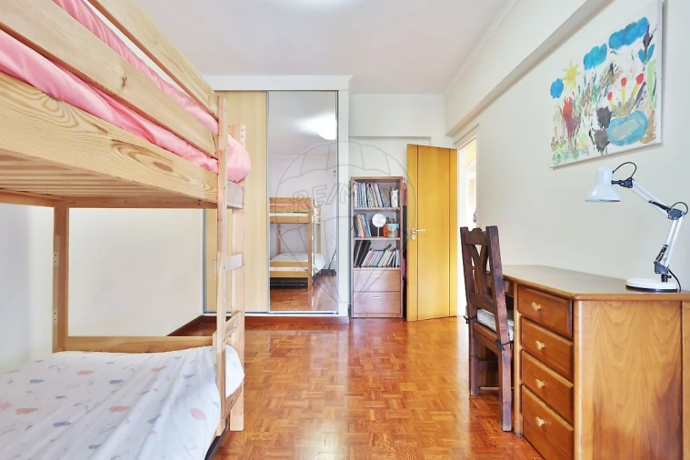 Apartamento T2 para Venda em Porto Salvo Foto 14