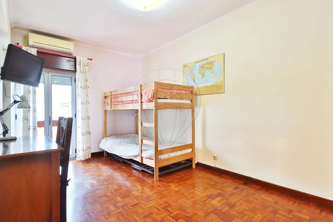 Apartamento T2 para Venda em Porto Salvo Foto 13