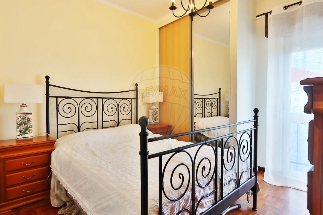 Apartamento T2 para Venda em Porto Salvo Foto 11