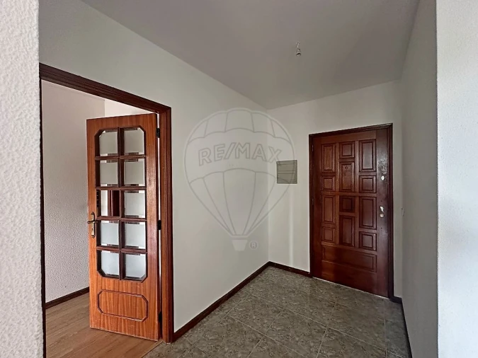 Apartamento T2 para Venda em Mafamude e Vilar do Paraíso Foto 2