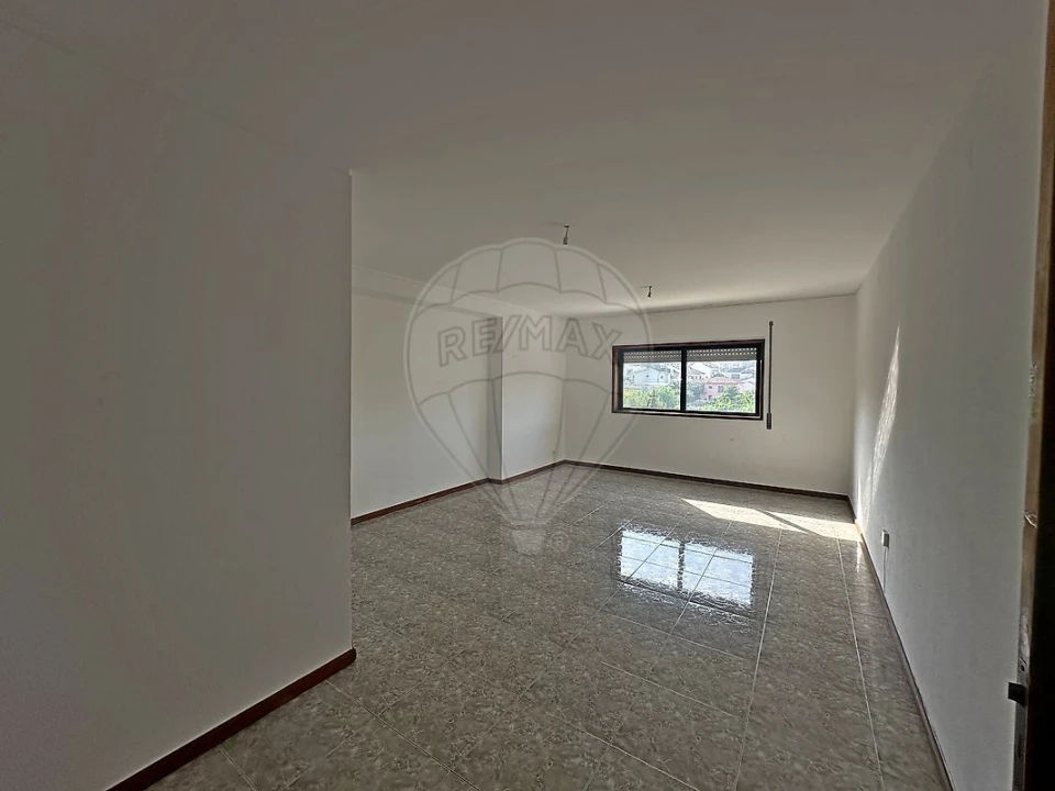 Apartamento T2 para Venda em Mafamude e Vilar do Paraíso Foto 1