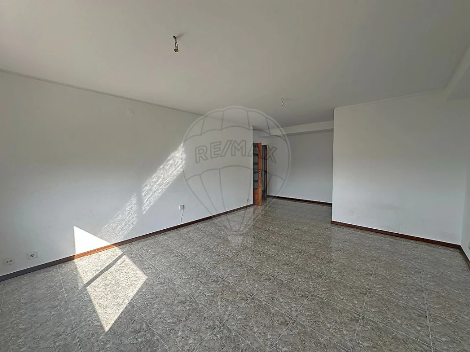 Apartamento T2 para Venda em Mafamude e Vilar do Paraíso Foto 6