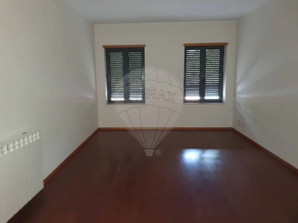 Apartamento T3 para Venda em Vilar de Andorinho Foto 2