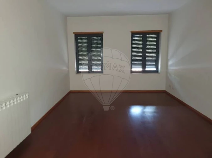 Apartamento T3 para Venda em Vilar de Andorinho Foto 2