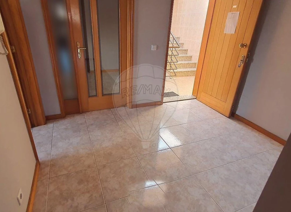 Apartamento T3 para Venda em Pedroso e Seixezelo Foto 3