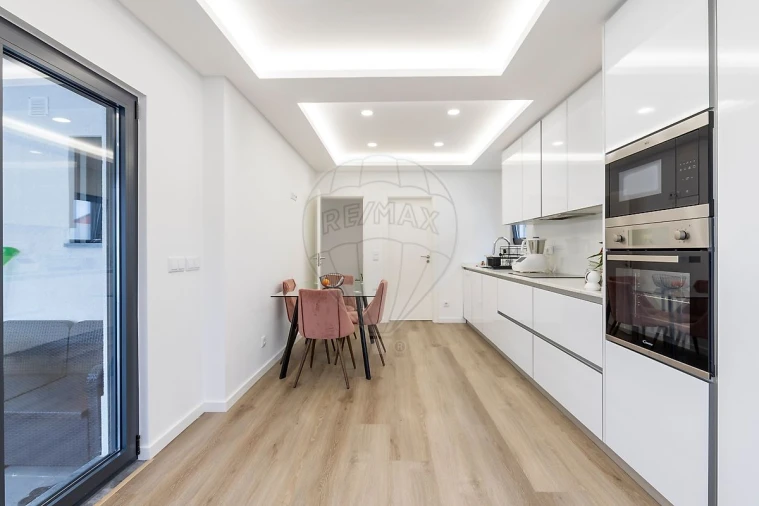 Moradia T2 para Venda em Silveira Foto 12