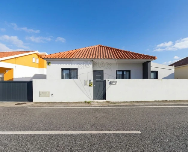 Moradia T2 para Venda em Silveira Foto 1