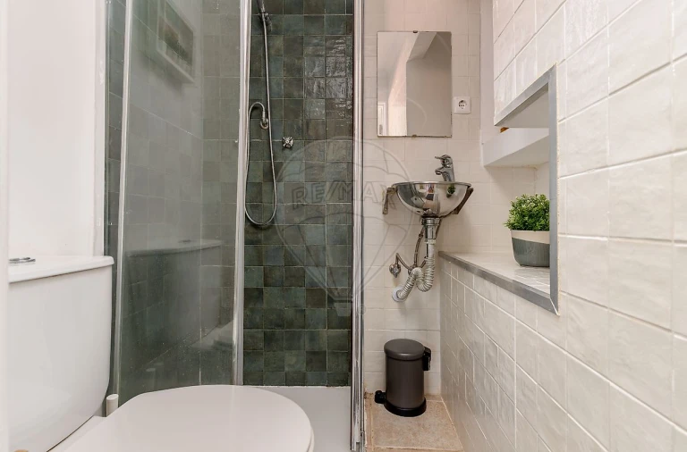 Apartamento T1 para Venda em Santa Maria Maior Foto 3