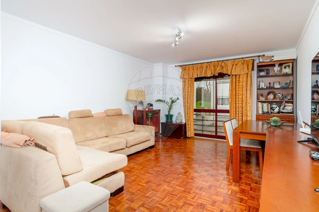 Apartamento T2 para Venda em Setubal (São Sebastião) Foto 1