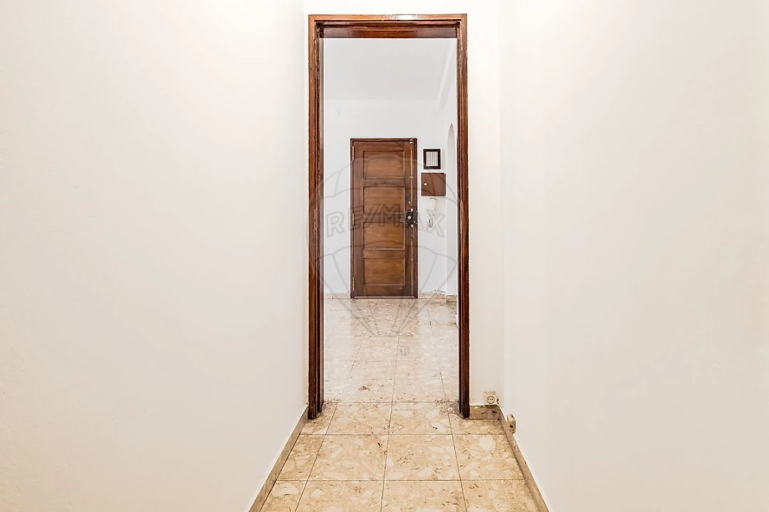 Apartamento T3 para Venda em Santo António dos Cavaleiros e Frielas Foto 21