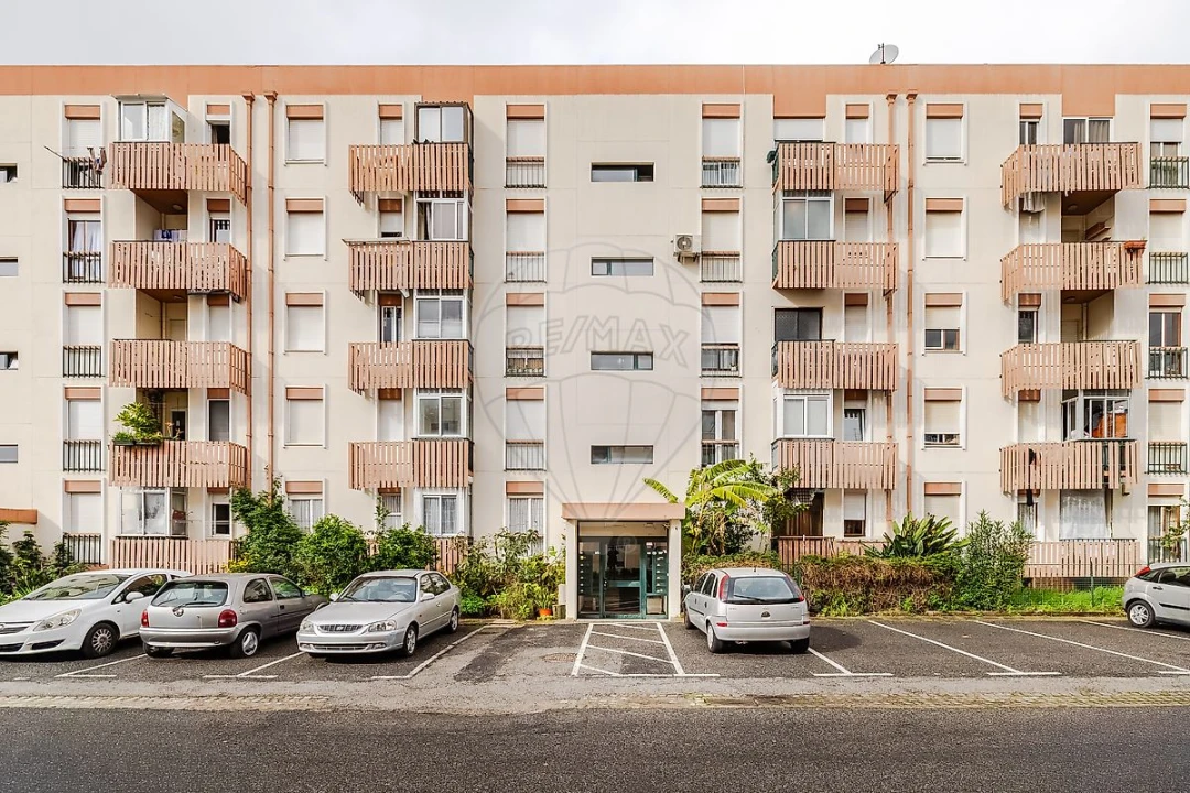 Apartamento T3 para Venda em Santo António dos Cavaleiros e Frielas Foto 25