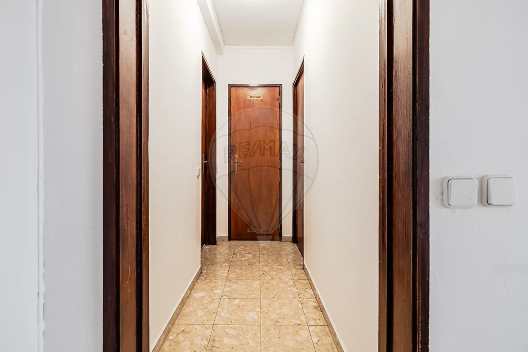 Apartamento T3 para Venda em Santo António dos Cavaleiros e Frielas Foto 14