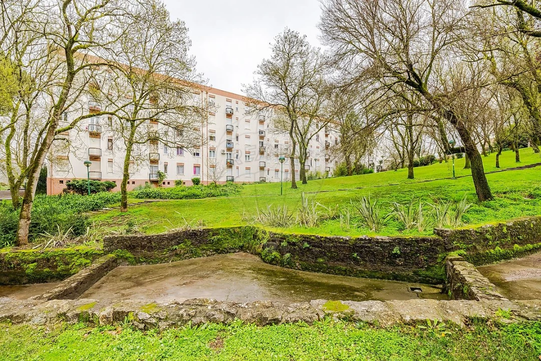 Apartamento T3 para Venda em Santo António dos Cavaleiros e Frielas Foto 35