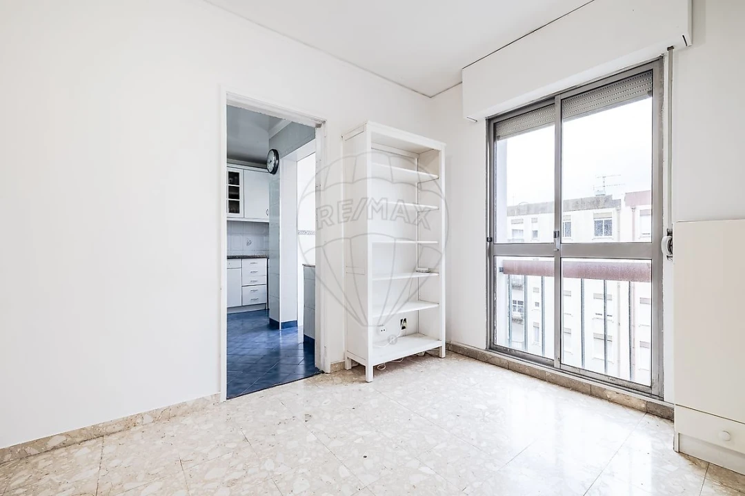 Apartamento T3 para Venda em Santo António dos Cavaleiros e Frielas Foto 7