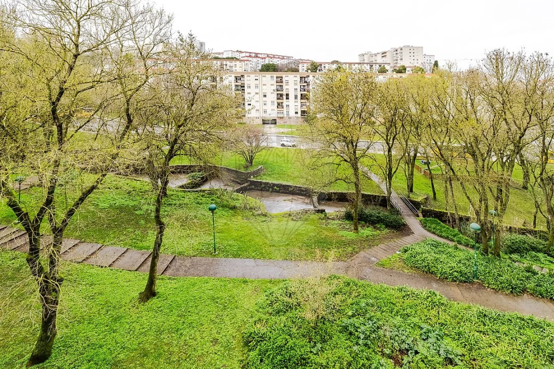 Apartamento T3 para Venda em Santo António dos Cavaleiros e Frielas Foto 27