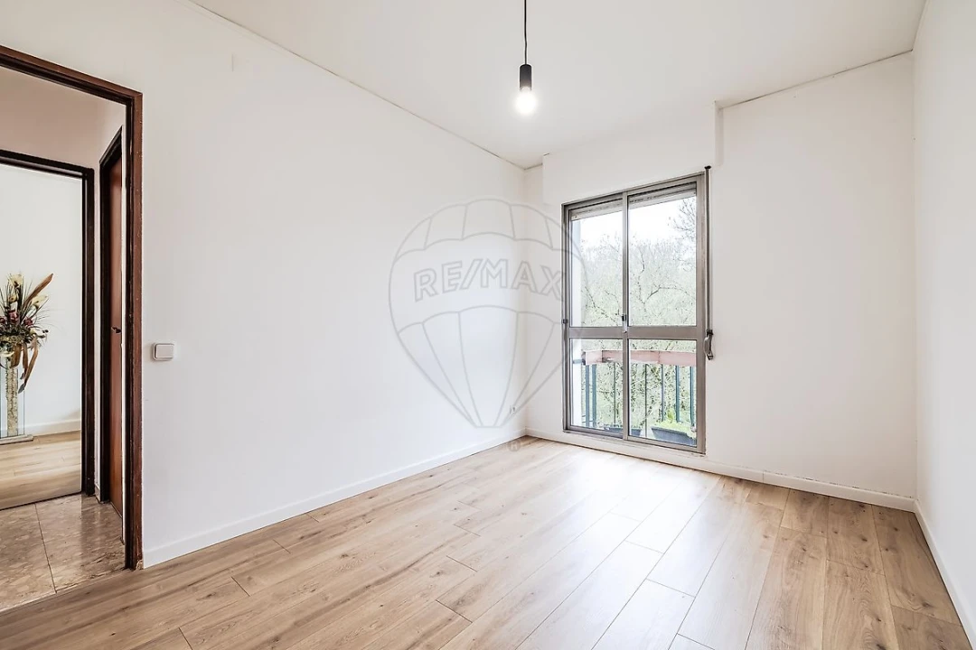 Apartamento T3 para Venda em Santo António dos Cavaleiros e Frielas Foto 17