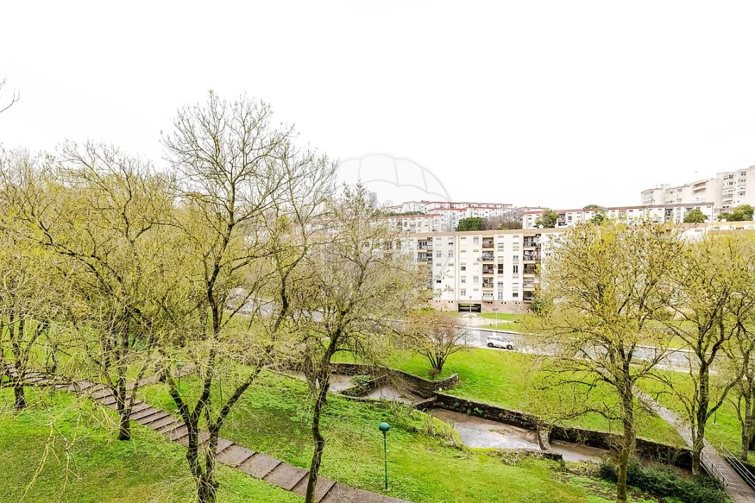 Apartamento T3 para Venda em Santo António dos Cavaleiros e Frielas Foto 24