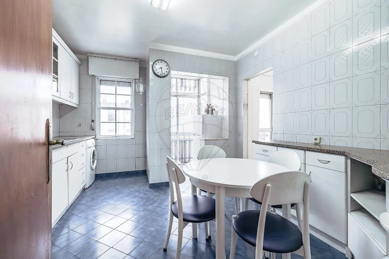 Apartamento T3 para Venda em Santo António dos Cavaleiros e Frielas Foto 8