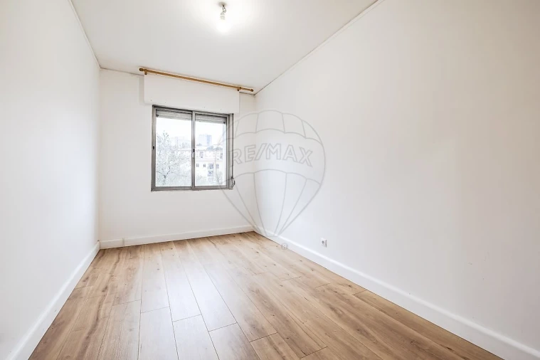 Apartamento T3 para Venda em Santo António dos Cavaleiros e Frielas Foto 12