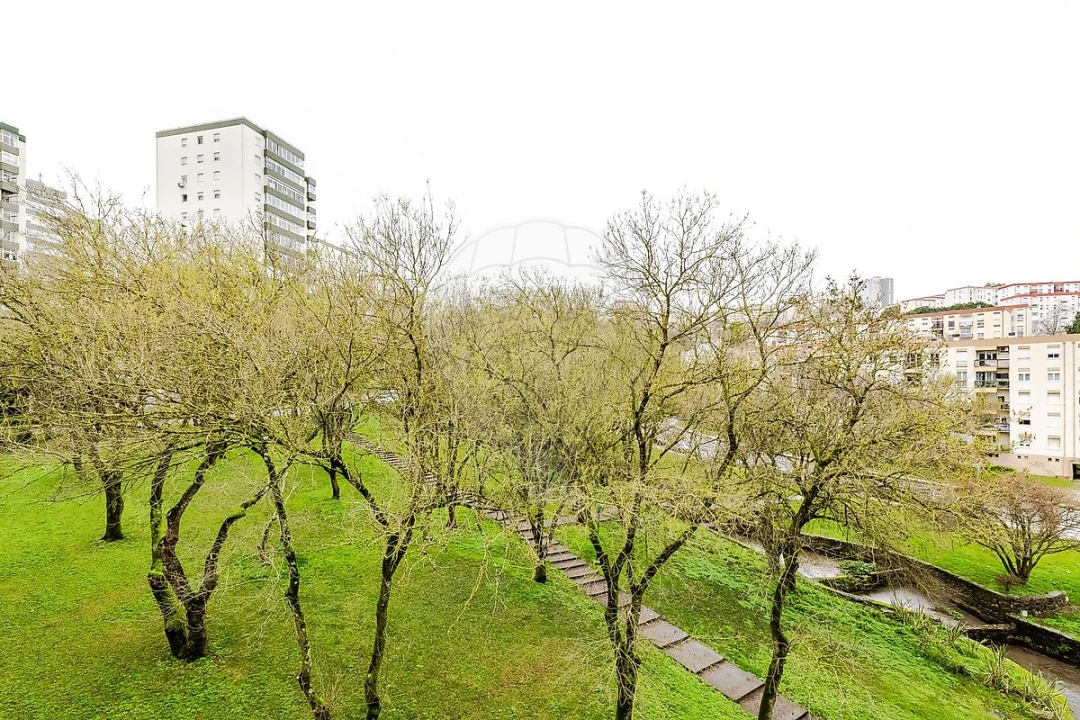 Apartamento T3 para Venda em Santo António dos Cavaleiros e Frielas Foto 26