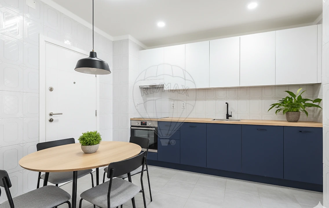 Apartamento T3 para Venda em Santo António dos Cavaleiros e Frielas Foto 1