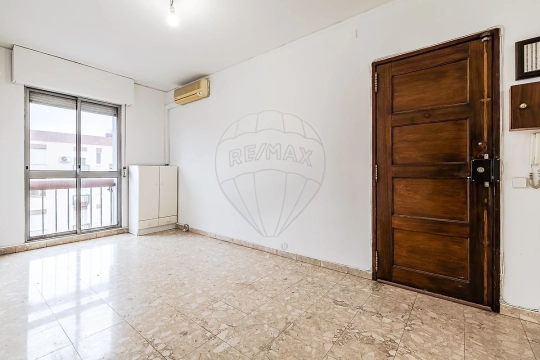 Apartamento T3 para Venda em Santo António dos Cavaleiros e Frielas Foto 5