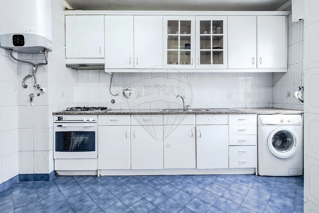 Apartamento T3 para Venda em Santo António dos Cavaleiros e Frielas Foto 9