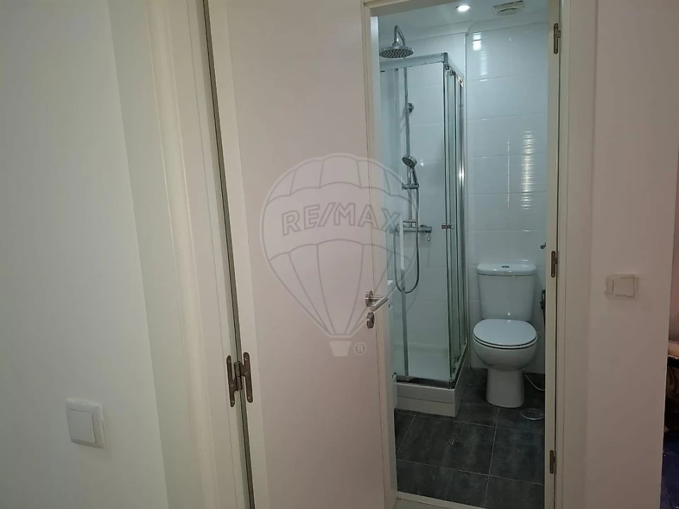 Apartamento T3 para Arrendamento em Algés, Linda-A-Velha e Cruz Quebrada-Dafundo Foto 3