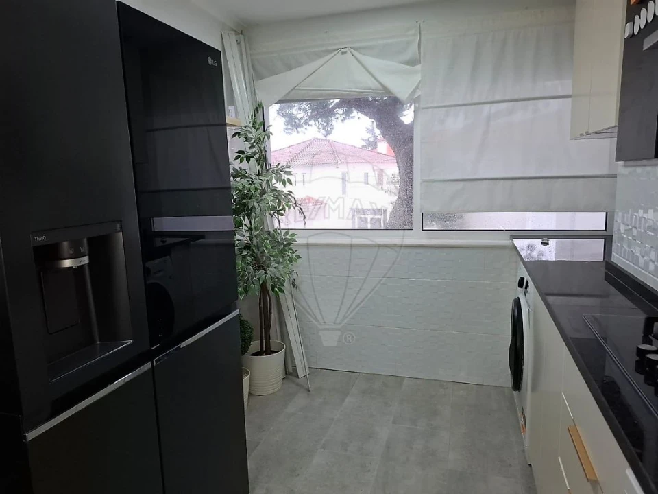 Apartamento T3 para Arrendamento em Algés, Linda-A-Velha e Cruz Quebrada-Dafundo Foto 16