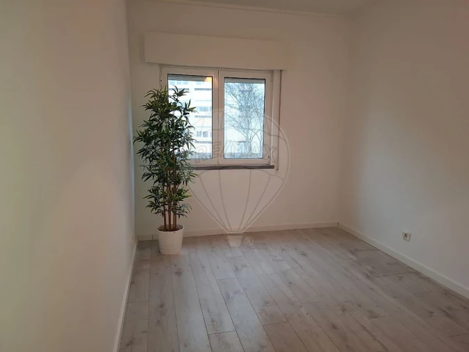 Apartamento T3 para Arrendamento em Algés, Linda-A-Velha e Cruz Quebrada-Dafundo Foto 6