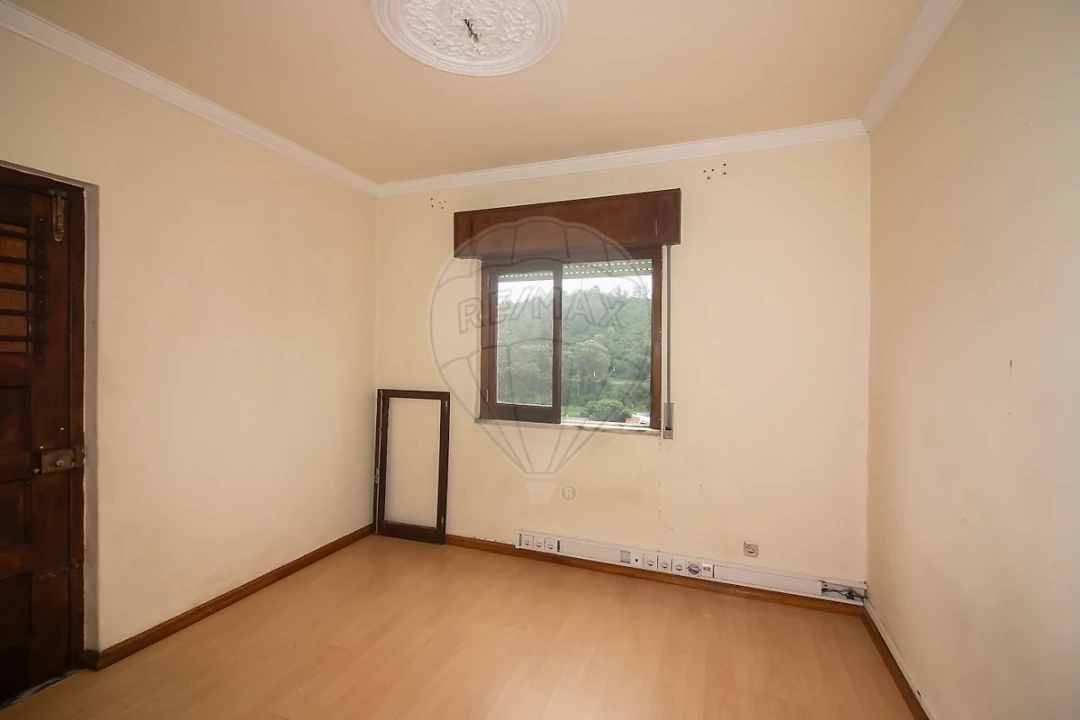 Moradia T1 para Venda em Alenquer (Santo Estêvão e Triana) Foto 4