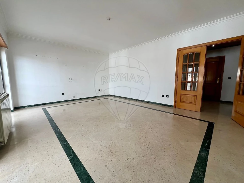 Apartamento T2 para Arrendamento em Azambuja Foto 2