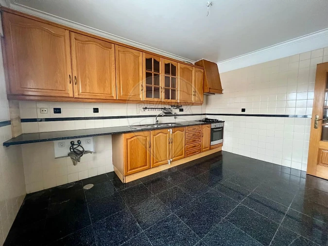 Apartamento T2 para Arrendamento em Azambuja Foto 7