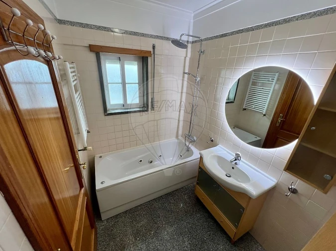 Apartamento T2 para Arrendamento em Azambuja Foto 13