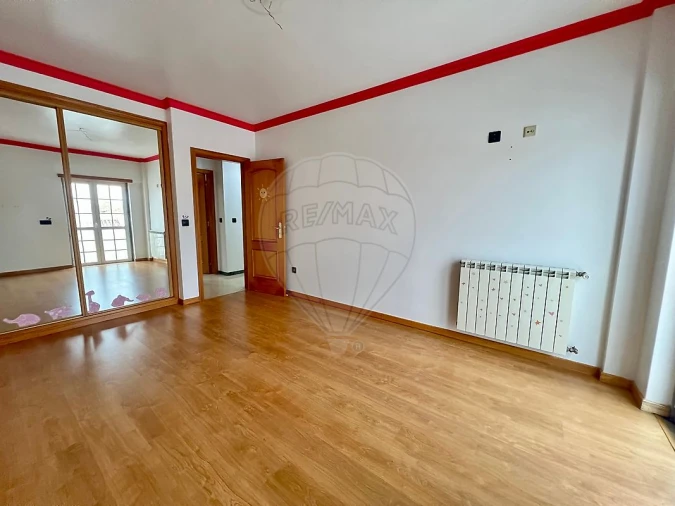 Apartamento T2 para Arrendamento em Azambuja Foto 17