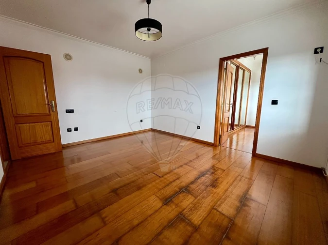 Apartamento T2 para Arrendamento em Azambuja Foto 11