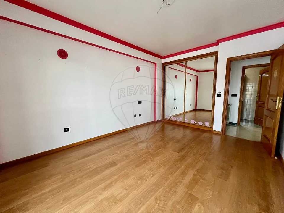 Apartamento T2 para Arrendamento em Azambuja Foto 16
