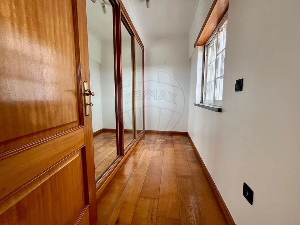 Apartamento T2 para Arrendamento em Azambuja Foto 12