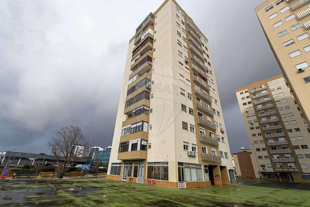 Apartamento T2 para Venda em Odivelas Foto 17