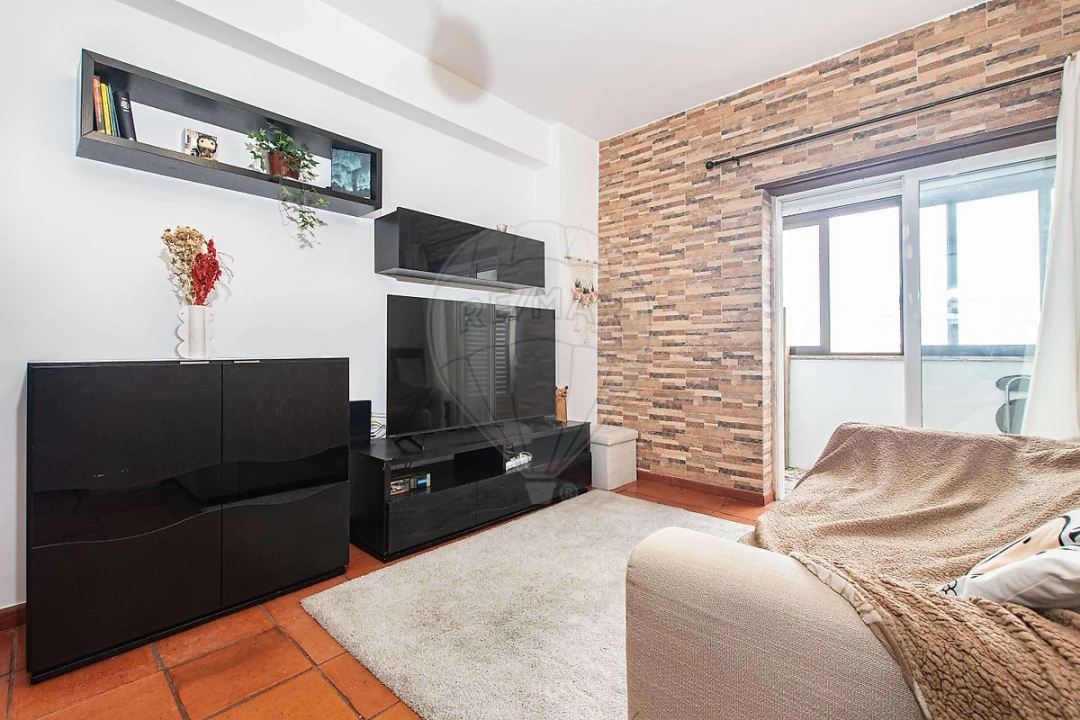 Apartamento T2 para Venda em Odivelas Foto 6