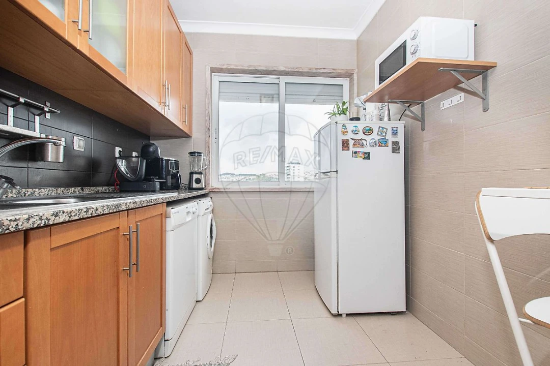 Apartamento T2 para Venda em Odivelas Foto 2