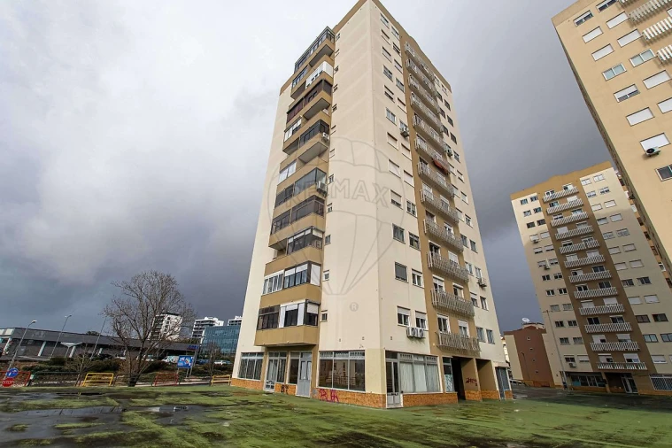 Apartamento T2 para Venda em Odivelas Foto 17