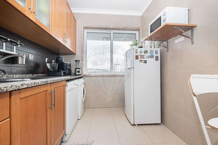 Apartamento T2 para Venda em Odivelas Foto 2