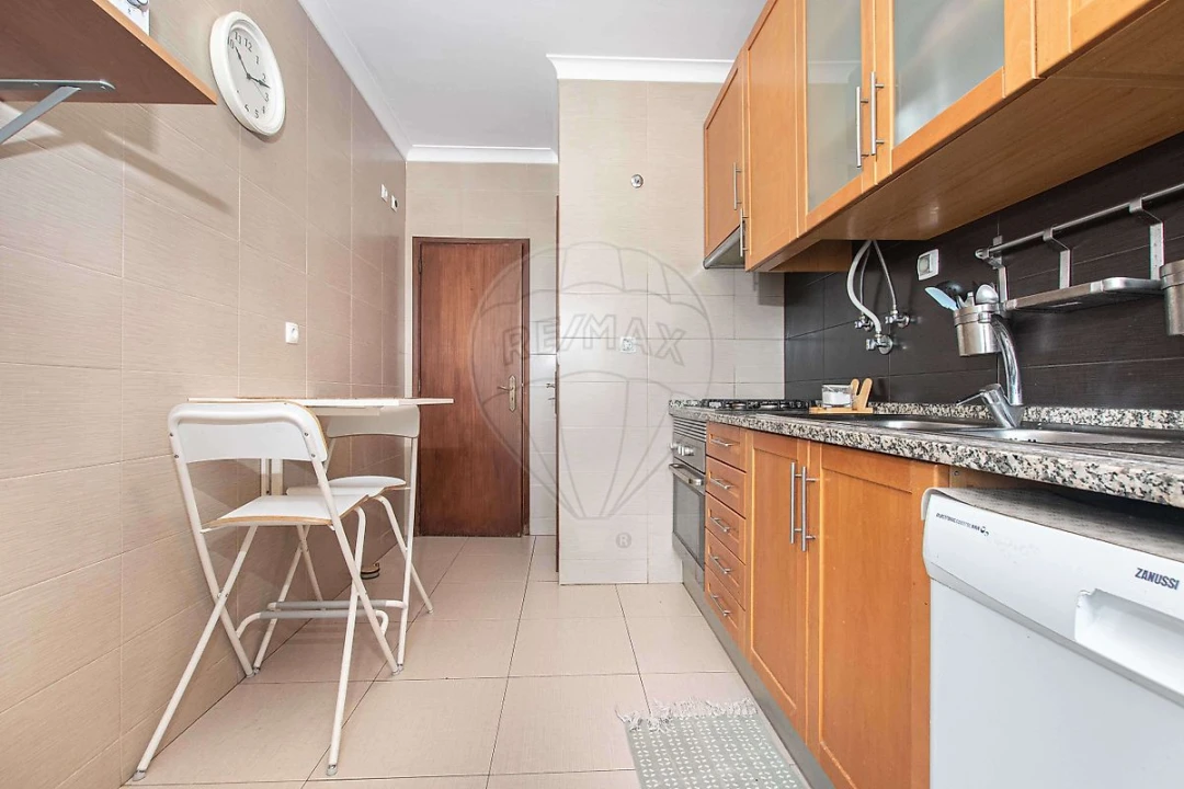 Apartamento T2 para Venda em Odivelas Foto 4