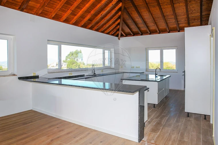 Moradia T3 para Venda em Carnota Foto 14