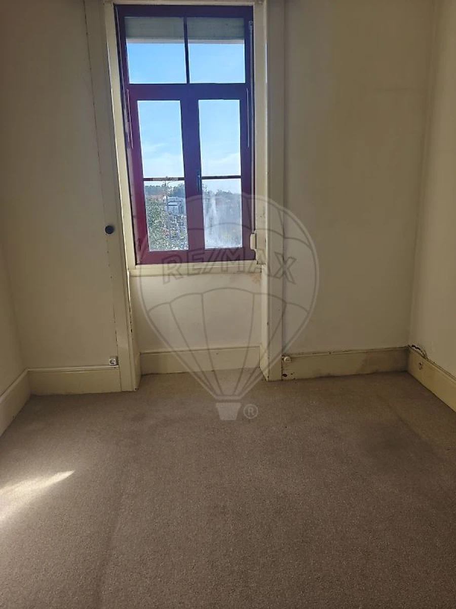 Moradia T8 para Venda em Silvalde Foto 13