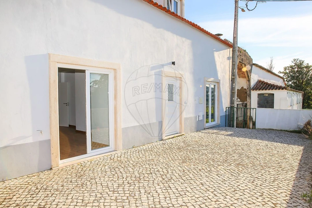 Moradia T2 para Venda em Azambuja Foto 11