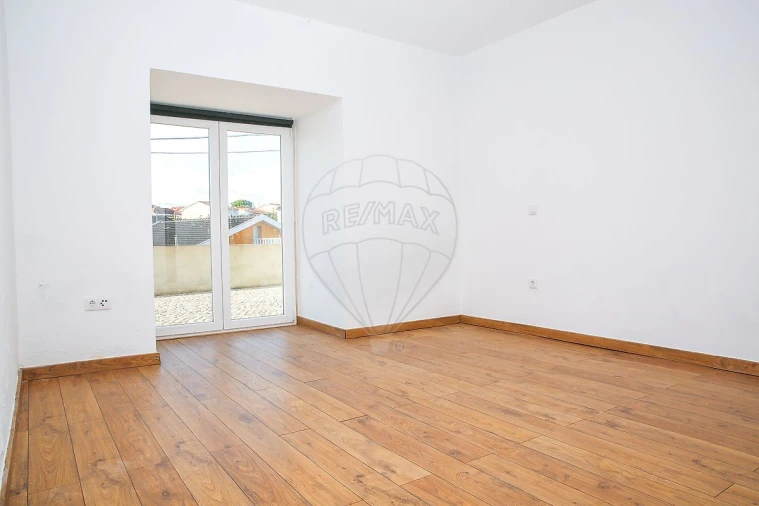 Moradia T2 para Venda em Azambuja Foto 6